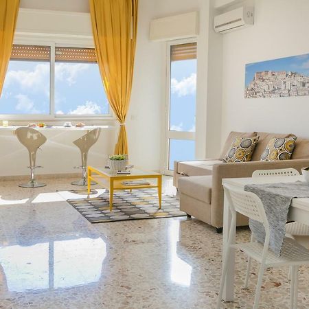 Appartamento La Finestra Sul Mare Pozzallo Bagian luar foto